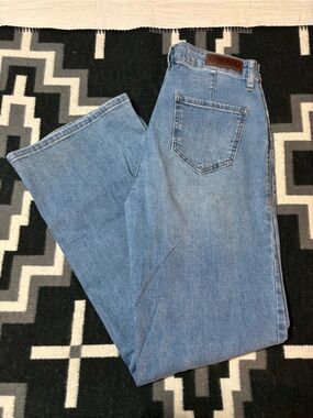 Women’s rock&roll flare jeans